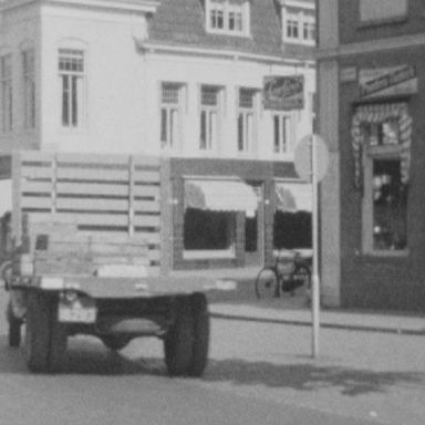 Kenteken: A 16293; foto: Still uit GAVA-film AV4083