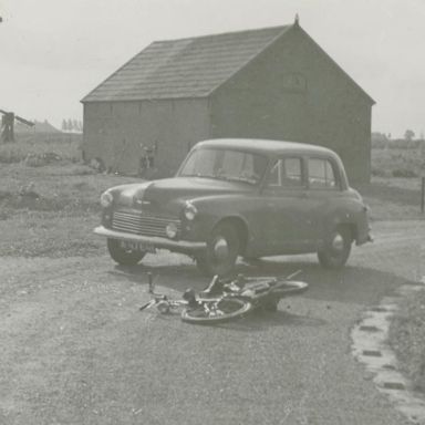 Kenteken: A 47641; Hillman Minx, foto: archief Kantongerecht  Winschoten (154-8_198)