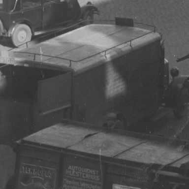 Kenteken: A 9708; Groningen, Vismarkt 1930, foto: uitsnede 1785-02744.jpg