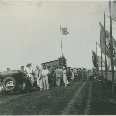 Kenteken: A 6624; Groningen, Eemskanaal, Nationale kampioenschappen roeien, 1926, foto: Fotoarchief K.G.R. De Hunze, inv. nr. 4