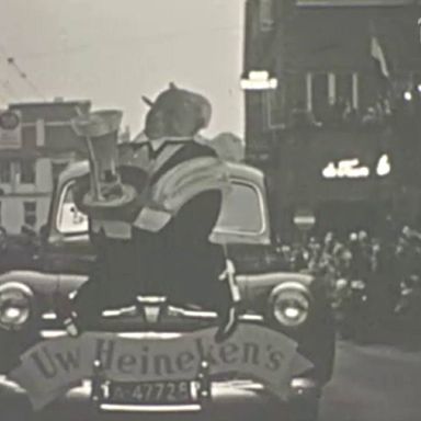 Kenteken: A 47728; Ford, foto: Still uit GAVA-film AV14111