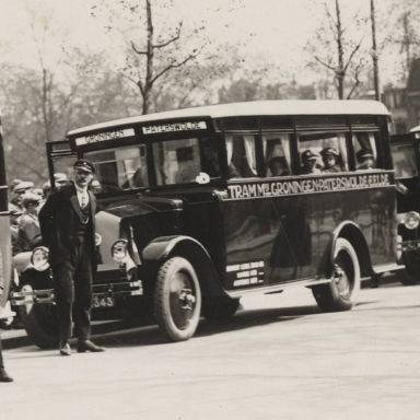 Kenteken: A 12343; Renault, Zuidlaren 1927, foto: uitsnede 1785-27978.jpg