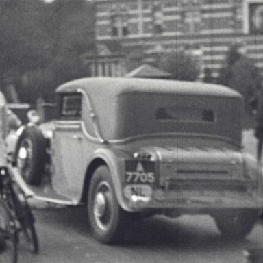 Kenteken: A 7705; Horch, foto: still uit "Verkeersfilm", C. van der Mei, 1934, coll. GrA (2209-0176)