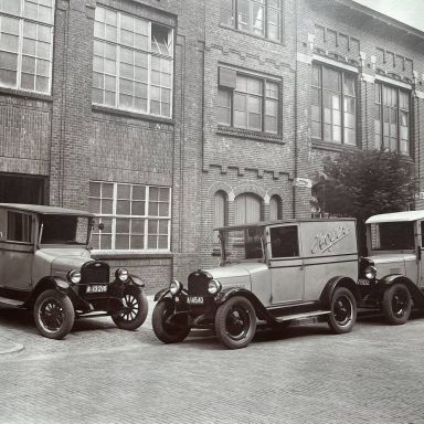Kenteken: A 17802; Chevrolet, Oranjestraat 23, Groningen, ca. 1930, foto: archief familie Hoyer