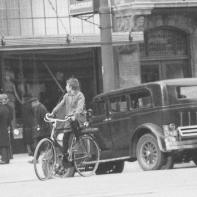 Kenteken: A 1748; Groningen, Grote Markt 1931, foto: uitsnede 1785-4802.jpg