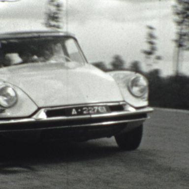 Kenteken: A 22761; Citroën DS, 1956, foto: Still uit GAVA-film AV20262