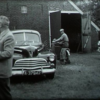 Kenteken: A 37942; Chevrolet Master, foto: Still uit GAVA-film AV0811