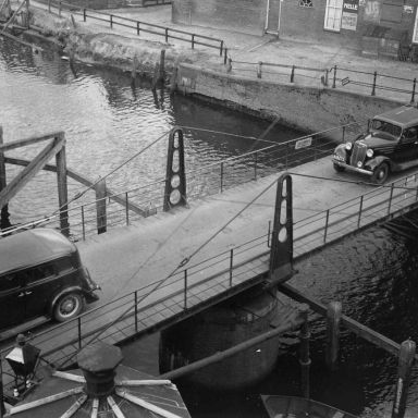 Kenteken: A 18273; Bontebrug 1940, foto: H. Renkema