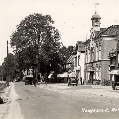Kenteken: A 8874; Hoofdstraat Hoogezand, ca. 1935 (1986-11842)