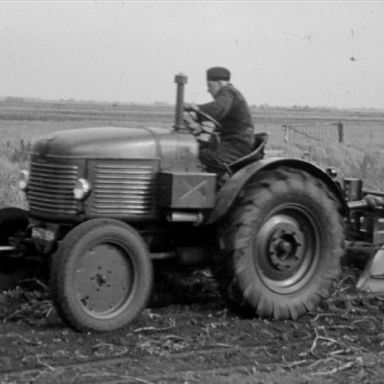 Kenteken: A 47384; Steyr, Veendam, 1952, foto: Still uit GAVA-film AV0810