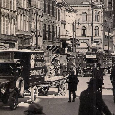 Kenteken: A 11788; Grote Markt Groningen, foto: H. E. Boonstra