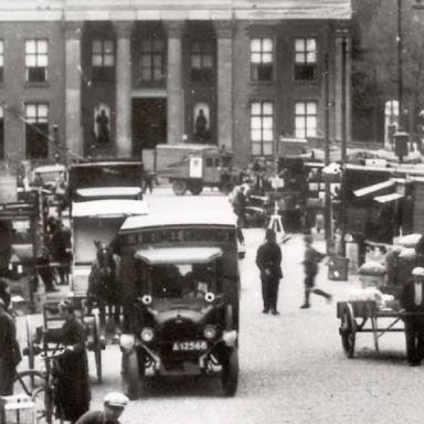 Kenteken: A 12568; Chevrolet, Groningen, Vismarkt ca. 1930, foto:uitsnede 1986-06147.jpg