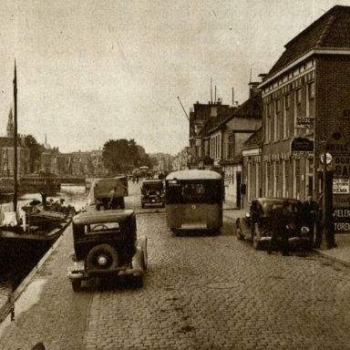 Kenteken: A 25974; Buiten Damsterdiep, foto: "Het Noorden in Woord en Beeld", 14-08-1936
