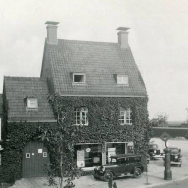 Kenteken: A 17347; Veendam, Stationsstraat, 1937, foto: collectie Gemeente Veendam NL_GVDA_620_1.jpg