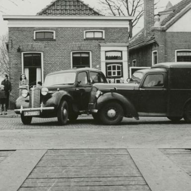 Kenteken: A 29887; Austin Ten, aanrijding met bestelauto A-33593, foto: archief Kantongerecht Winschoten (154-8-202)