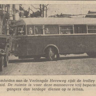 Kenteken: A 27560; Willys Jeep, Nieuwsblad van het Noorden, 08-04-1950; Fotograaf: Folkers, E.