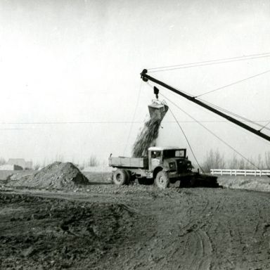 Kenteken: A 24907; Wegaanleg Selwerderhof ca. 1949 foto: archief Dienst Openbare Werken (1485)