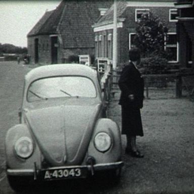 Kenteken: A 43043; Volkswagen, foto: Still uit GAVA-film AV0442