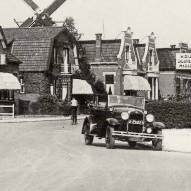 Kenteken: A 21828; Ford, Haren, Meerweg ca. 1940, foto: uitsnede 1986-7727.jpg