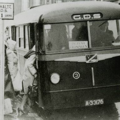 Kenteken: A 33176; Ford Transit, Groningen, Grote Markt 1947, foto: J. Harmsen