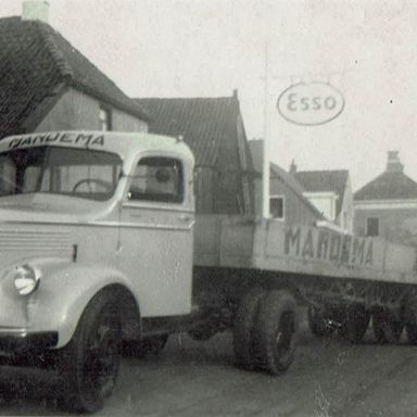 Kenteken: A 24532; Mercedes, geleverd door autobedrijf Wolthof uit Noordbroek, foto: M.K.R. Wolthof