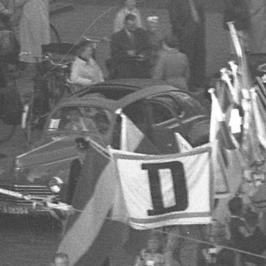 Kenteken: A 38294; Peugeot 203, Groningen, Vismarkt, 1952, foto: uitsnede 2248-2962.jpg; Fotograaf: Fotobedrijf Piet Boonstra
