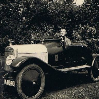 Kenteken: A 1940; Frederik Cleij in de Calthorpe, foto: J. Cleij