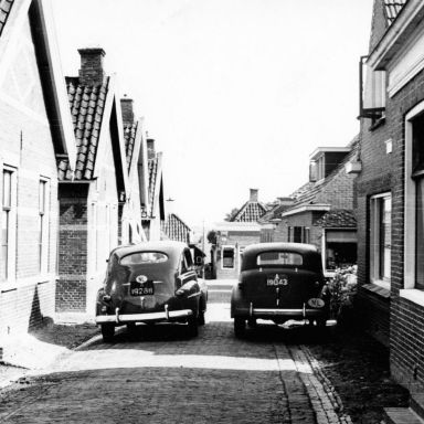 Kenteken: A 19043; Eenrum, Oranjestraat ca. 1950 (818-2986)