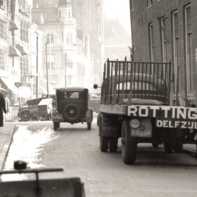 Kenteken: A 5888; Groningen, Zwanestraat 1937, foto: uitsnede 1785-24872.jpg
