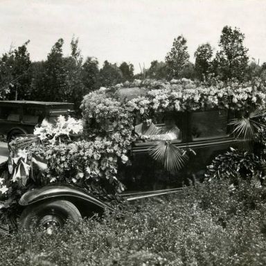 Kenteken: A 11233; Niet doorgegane bloemencorso 04-07-1934, foto: Archief  Koninklijke Vereeniging voor Volksvermaken (1348-299)
