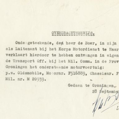 Kenteken: A 24575; Ontvangstbevestiging Oldsmobile, Korps Motordienst Haarlem uit het archief van het Militair Gezag, Provinciale Militaire Commissaris, 28-09-1945 (63-167)