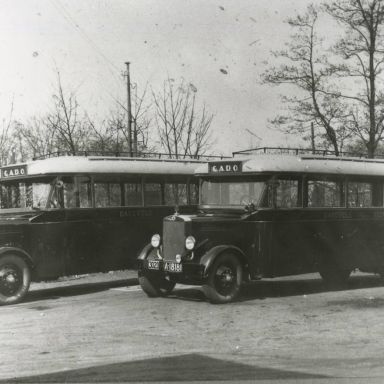 Kenteken: A 18181; NAG, A-18181 en NAG A-18182, foto: J. Harmsen