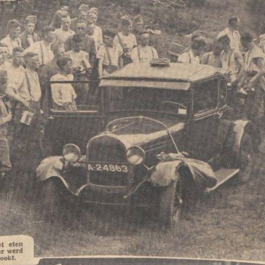 Kenteken: A 24863; Ford A, Nieuwsblad van het Noorden, 09-07-1936