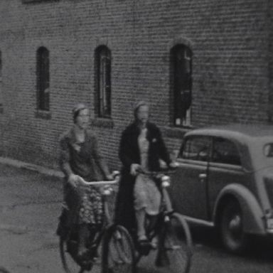 Kenteken: A 15127; Opel, Hoogkerk, 1938, foto: Still uit GAVA-film AV0011