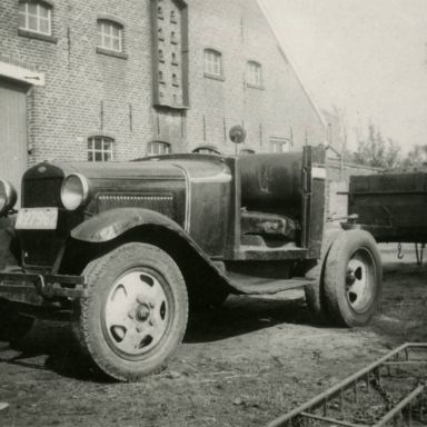 Kenteken: A 27962; Ford, omgebouwd bij Garage Dijkhuizen, foto: H.J. Dijkhuizen
