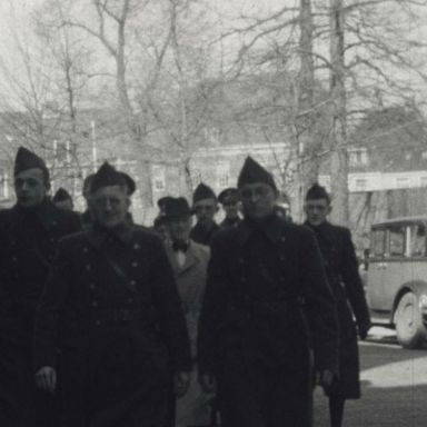 Kenteken: A 20215; foto: still uit de film "Is Groningen Paraat?" S.J. Bakker, J.M. Heres Diddens-Zegerink ten Rodengate Marissen, 1940, coll. GrA (2209AV0019)