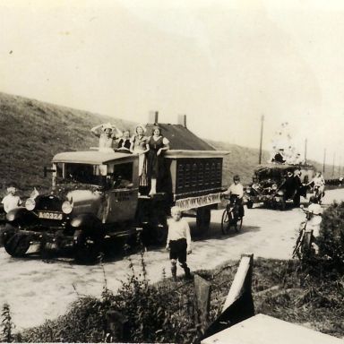 Kenteken: A 10324; Ford, foto: archief W. Mollema