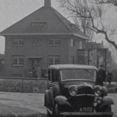 Kenteken: A 1502; Ford B, foto: Still uit GAVA-film AV0186