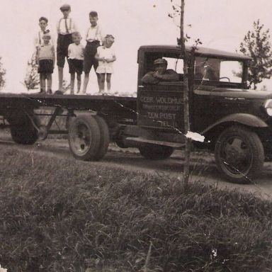 Kenteken: A 9767; De Chevrolet van de Gebr. Woldhuis, foto: Historische Vereniging Ten Post (hvtp0990)