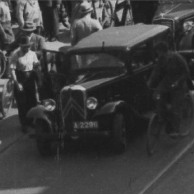 Kenteken: A 22911; Citroën, Groningen, Hereweg, 1937, foto: uitsnede 1785-1245.jpg