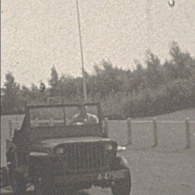 Kenteken: A 47906; Willys Jeep, foto: Still uit GAVA-film AV4812