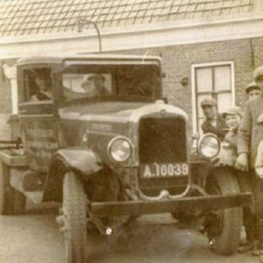 Kenteken: A 10039; GMC, foto: collectie <a href='http://www.transportnostalgie.punt.nl/' target='_blank'>transportnostalgie.punt.nl</a>