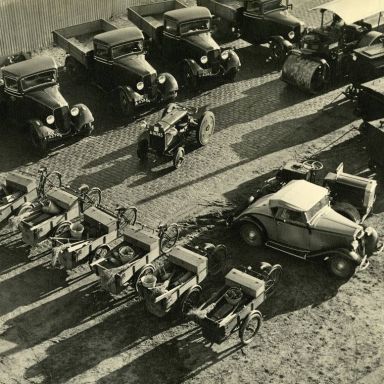 Kenteken: A 4384; Afdeling bestrating en riolering 1936, foto: archief Dienst Openbare Werken (1485)