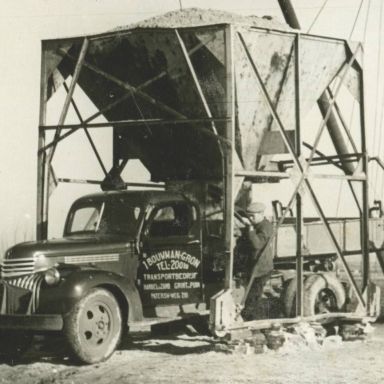 Kenteken: A 30586; Chevrolet, Wegaanleg Selwerderhof ca. 1949, foto: archief Dienst Openbare Werken (1485)