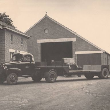 Kenteken: A 27121; GMC's A-14221, A-27121 en A-35531 in Schildwolde, foto: collectie W. Eekhof