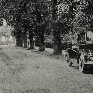 Kenteken: A 17225; Haren, Oosterweg naar Stationsweg ca. 1925, foto: uitsnede 1986-21743.jpg