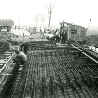 Kenteken: A 18859; Bellingwolde, bouw Langebrug ca. 1931 (2139-115)