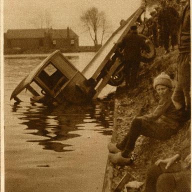 Kenteken: A 11414; Het Noorden in Woord en Beeld, 07-05-1926