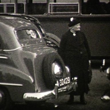 Kenteken: A 32429; Opel, foto: Still uit GAVA-film AV0669