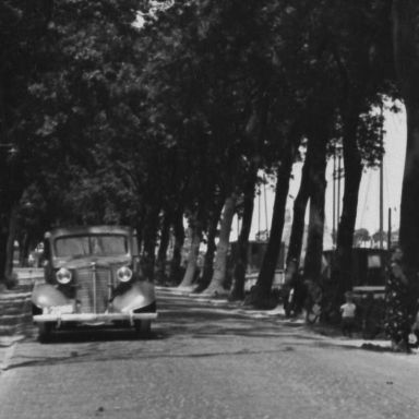 Kenteken: A 2086; Nash Lafayette Six, Groningen, Bedumerweg, 1937. foto: uitsnede 1785-0848.jpg